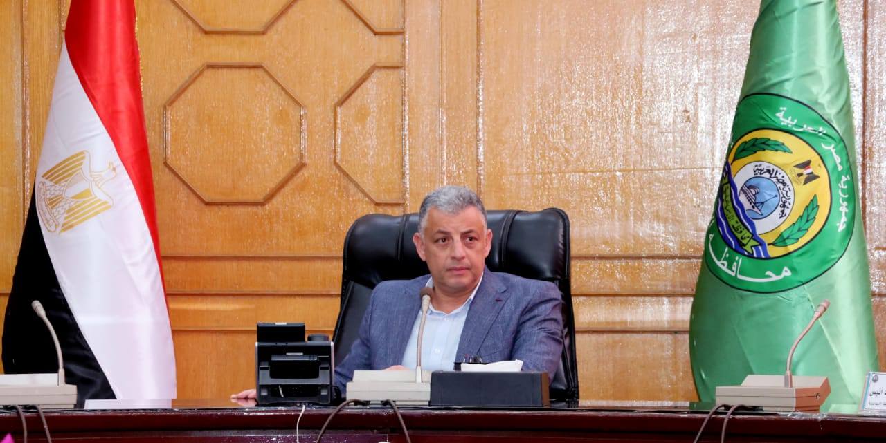  محافظ الإسماعيلية يؤكد على أهمية الترويج السياحي للنصب نظرًا لأهميته التاريخية والدينية والجمالية