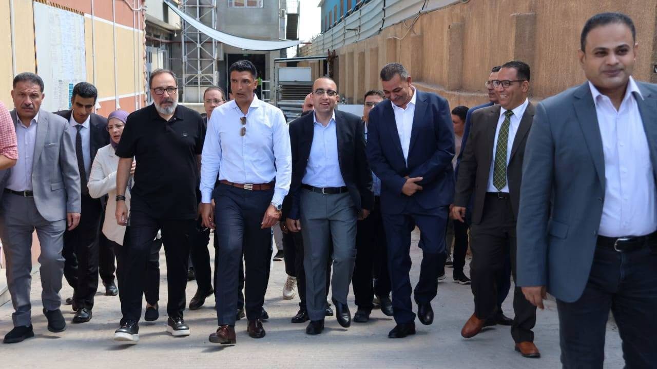  وزير الصناعة يتفقد 4 مصانع للصناعات الغذائية والهندسية والملابس الجاهزة بالمنطقة الصناعية الثانية بالإسماعيلية