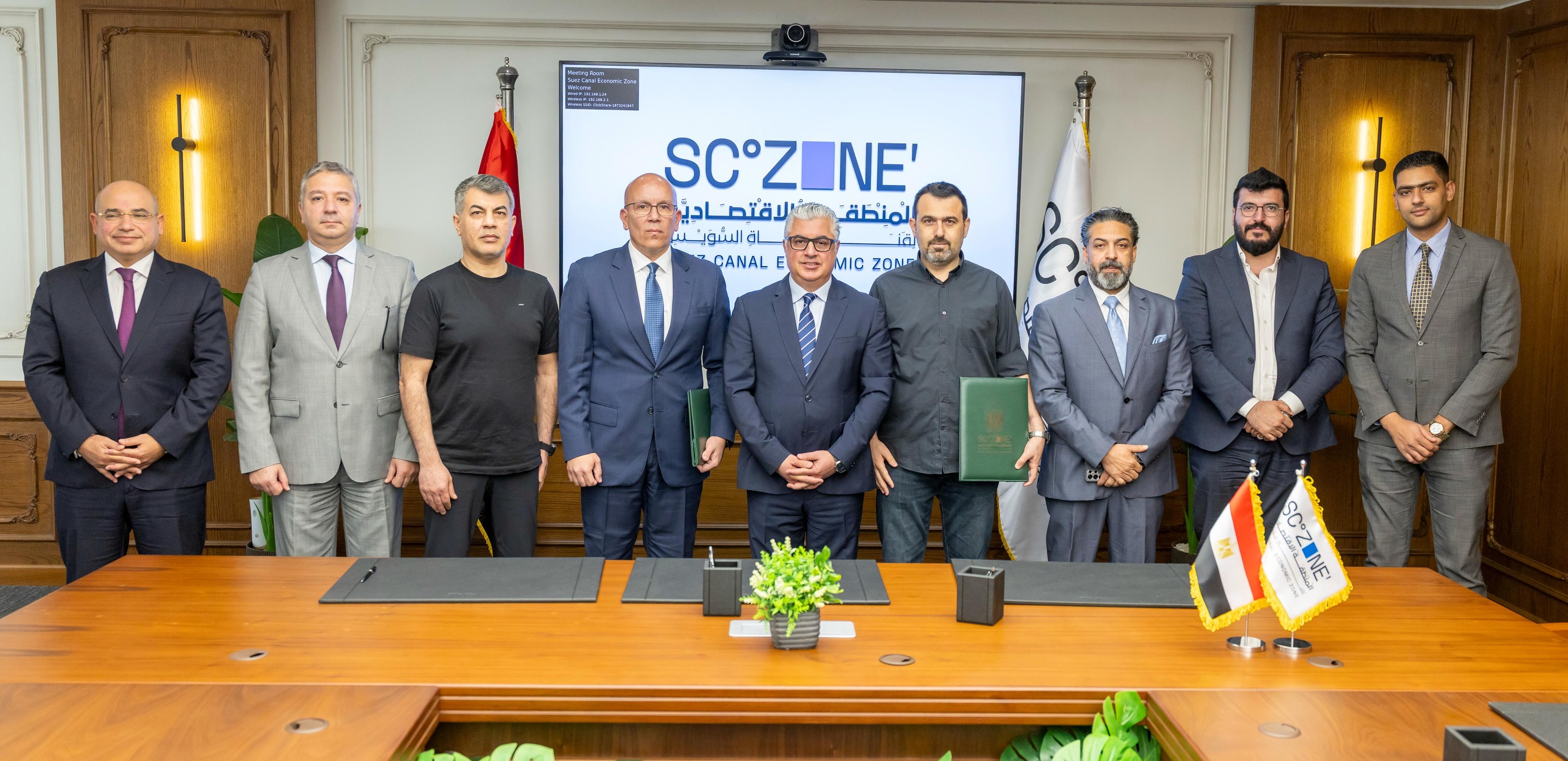  باستثمارات 16.5 مليون دولار.. رئيس اقتصادية قناة السويس يشهد توقيع عقد مشروع شركة "إيلا تكستايل" التركية للملابس الجاهزة بمنطقة القنطرة غرب الصناعية