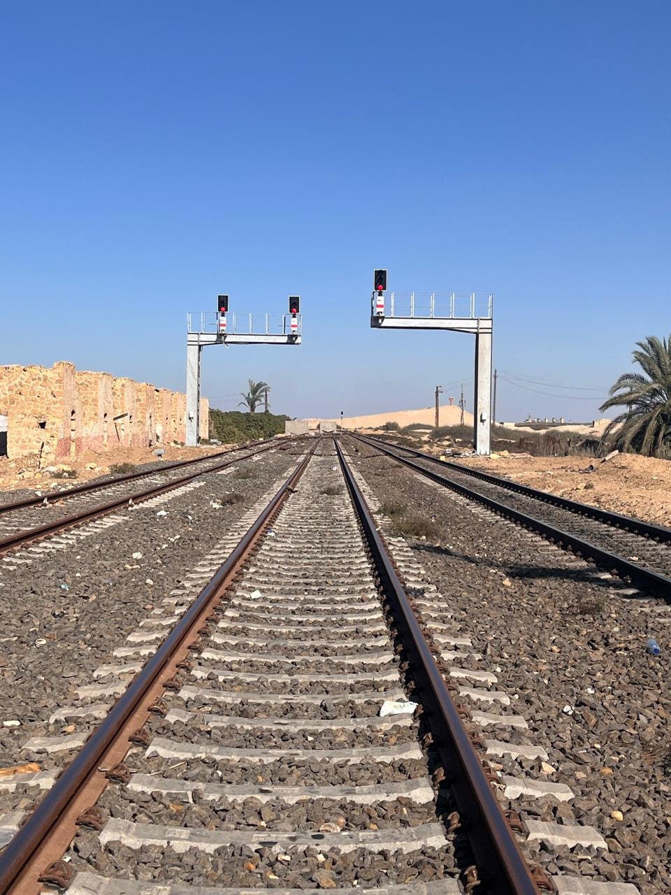   وزير الصناعة والنقل يعلن دخول أبراج الإشارات الرئيسية  في محطات: الزقازيق، والإسماعيلية والفردان غرب الخدمة  ضمن مشروع تطوير وتحديث نظم إشارات خط  بنها - الزقازيق - الإسماعيلية - بورسعيد 
